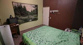 Гостиница Час Пик Москва Двухместный номер с 2 отдельными кроватями и общей ванной комнатой-3
